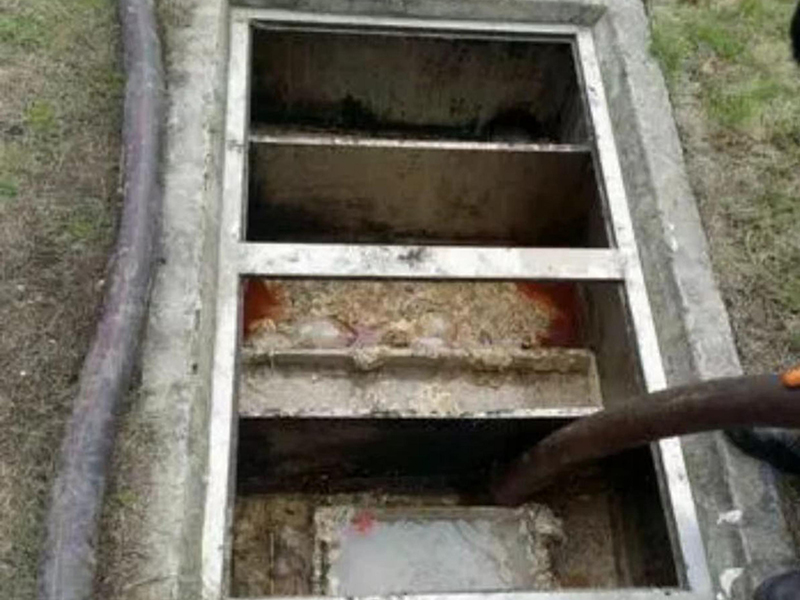 浩口镇隔油池清理